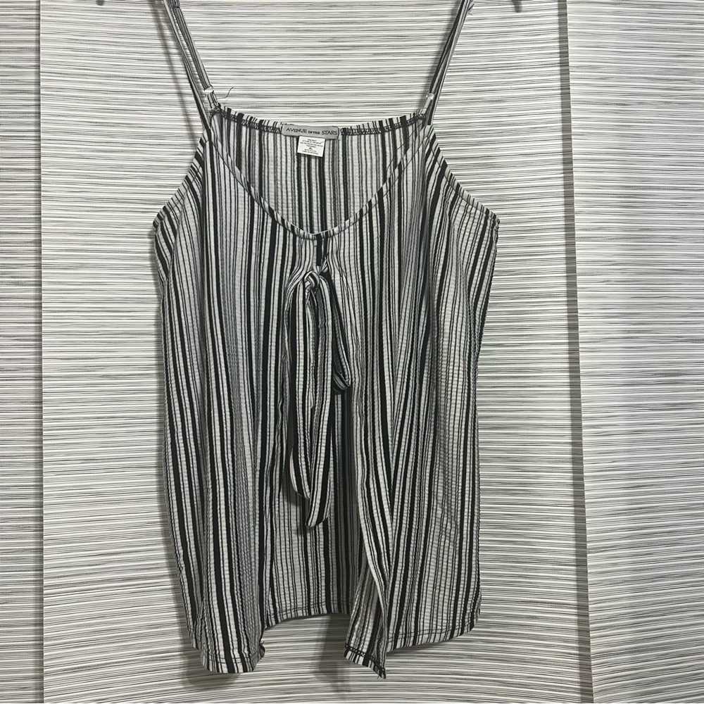 Woman black and white stripes tank top size xl